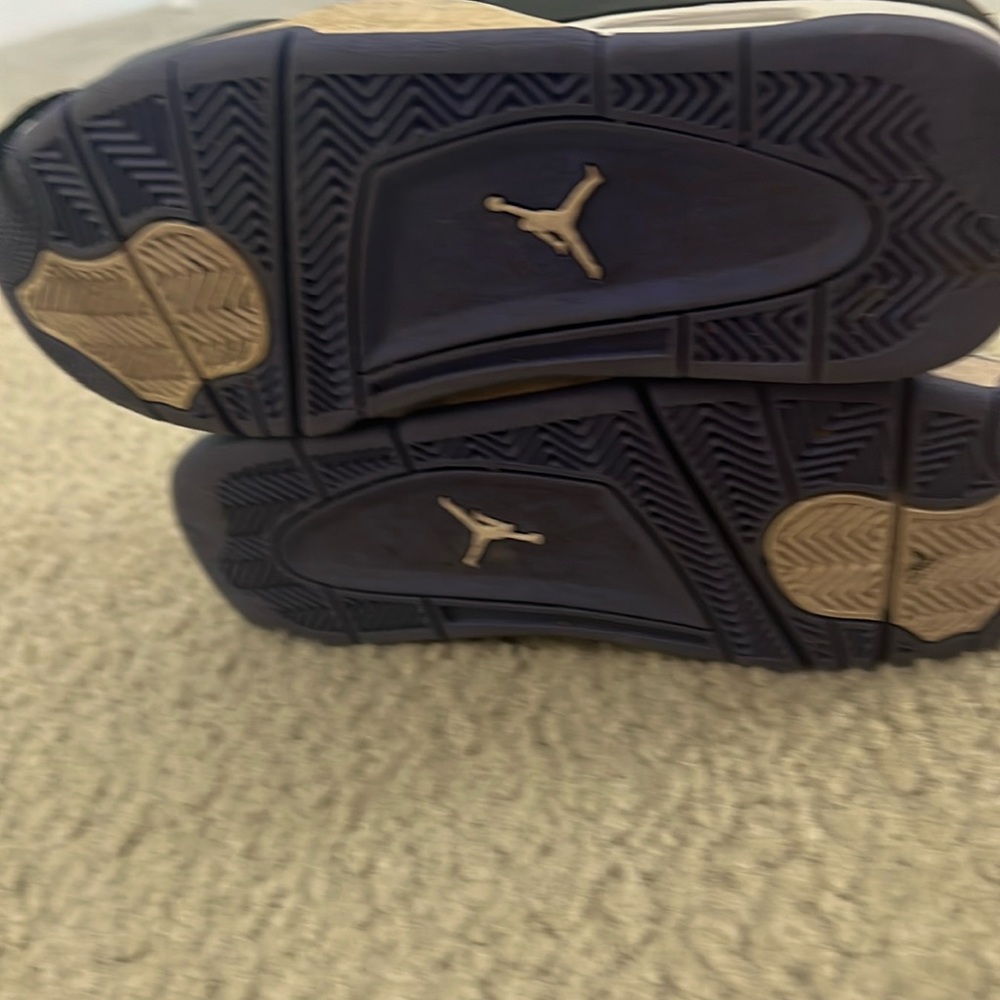 Nike Air Jordan 4 Retro Black White-Rush Violet Size 6Y